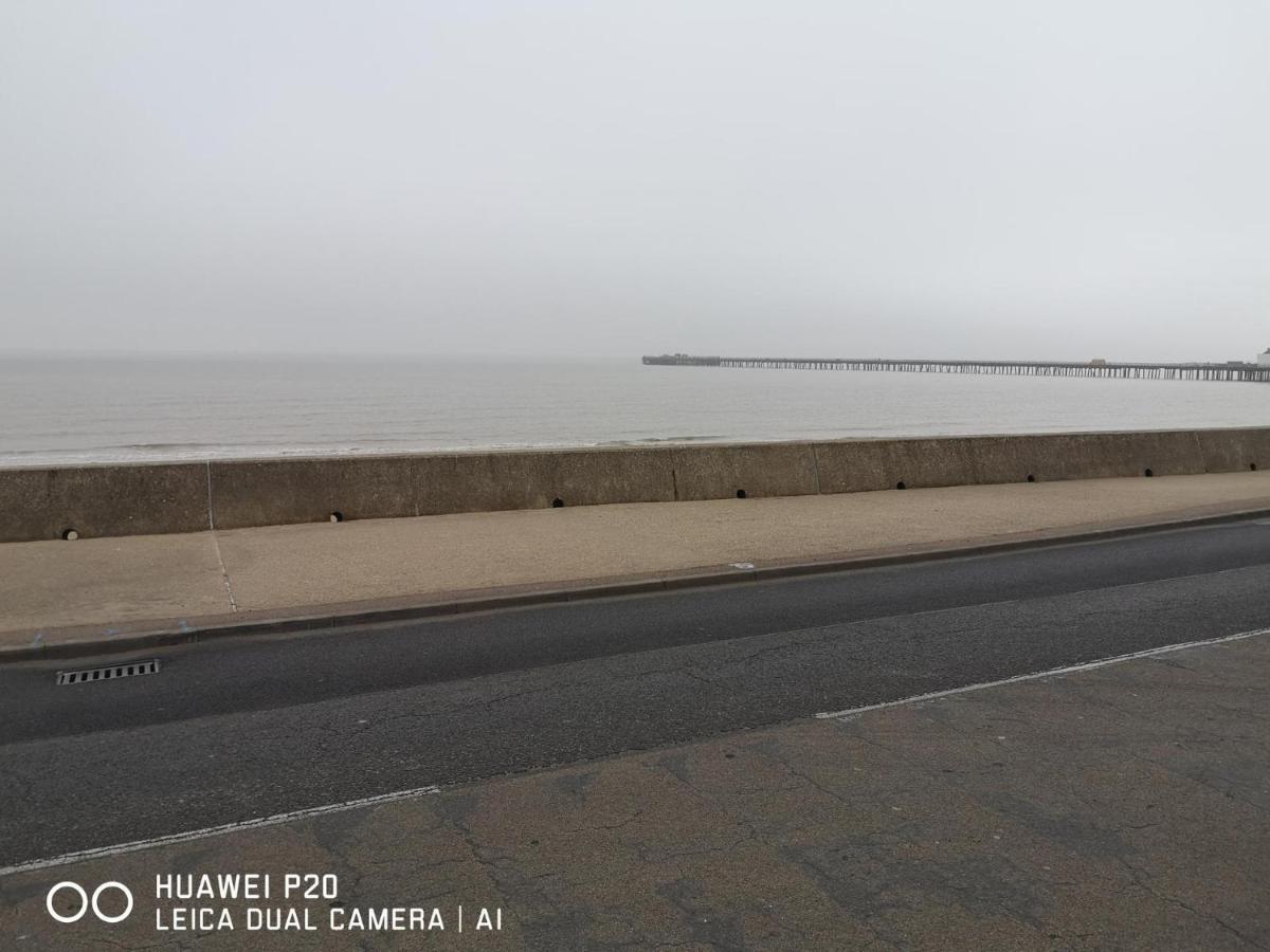 Lovely 2-Bed Caravan In Walton On The Naze المظهر الخارجي الصورة
