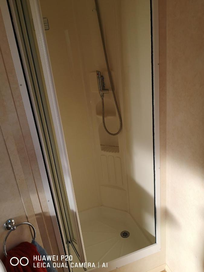 Lovely 2-Bed Caravan In Walton On The Naze المظهر الخارجي الصورة