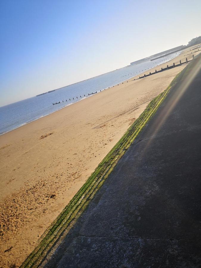 Lovely 2-Bed Caravan In Walton On The Naze المظهر الخارجي الصورة