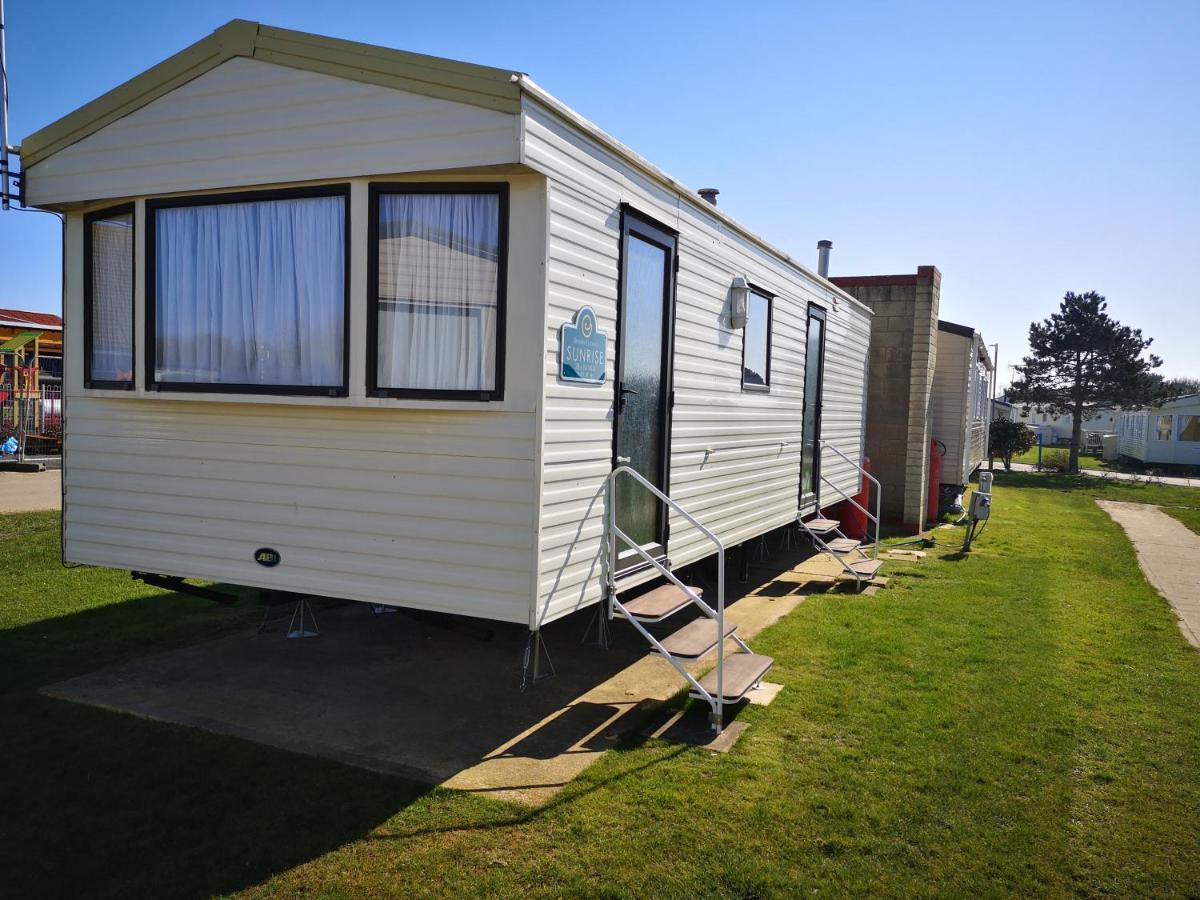 Lovely 2-Bed Caravan In Walton On The Naze المظهر الخارجي الصورة