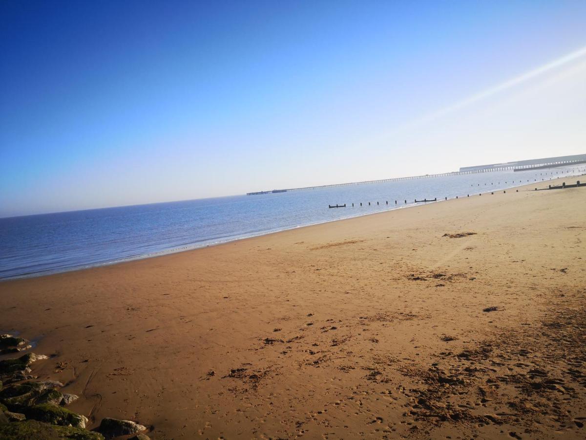 Lovely 2-Bed Caravan In Walton On The Naze المظهر الخارجي الصورة
